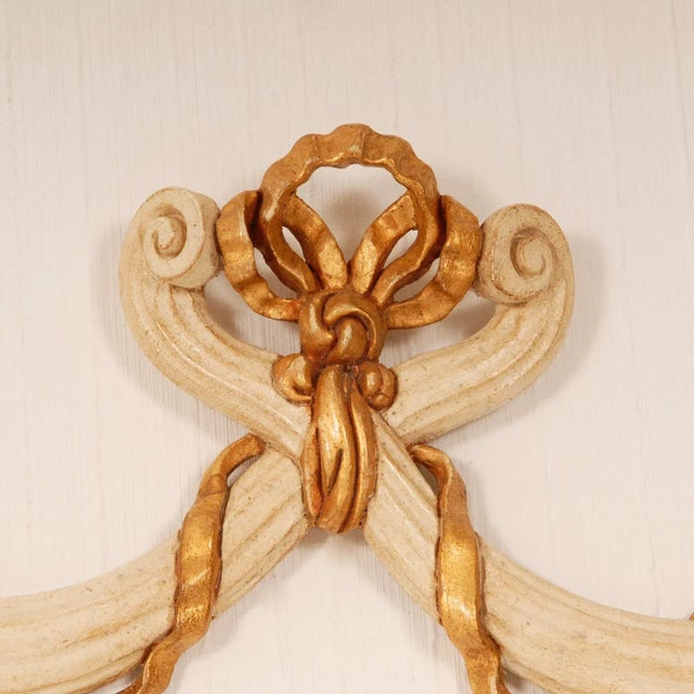 Wood Italian Wall Ornament Florentine Hand Carved Giltwood and Polychrome Cornucoppia Horn Tariff Free Delivery For Sale - Image 7 of 10