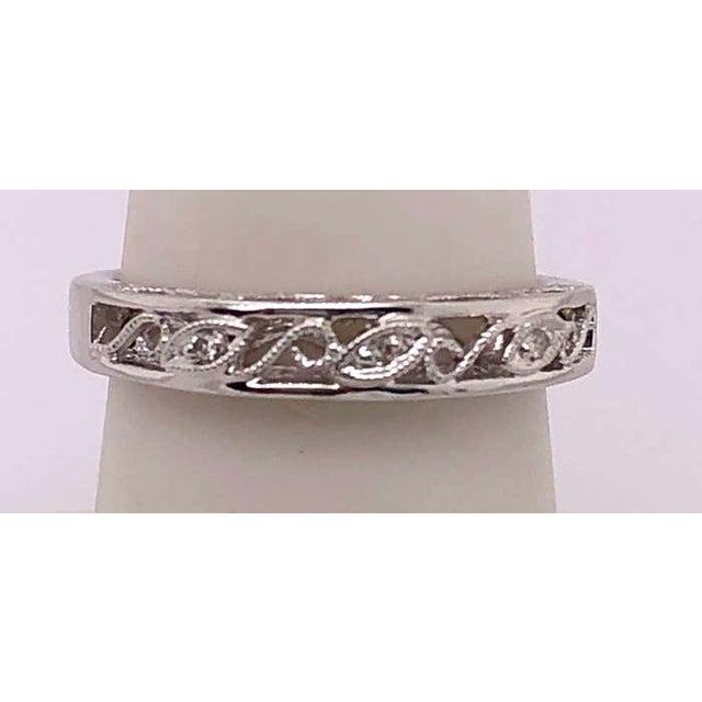 Modern 14 Karat White Gold Diamond Wedding Band Anniversary Filigree Ring, Size 6 For Sale - Image 3 of 6