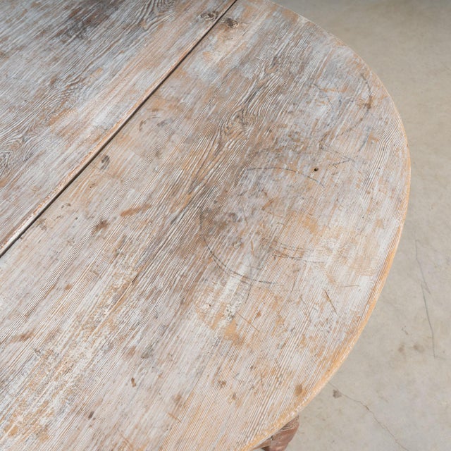 Red Early 19th Century Swedish Painted Pine Drop Leaf Small Round Table For Sale - Image 8 of 14