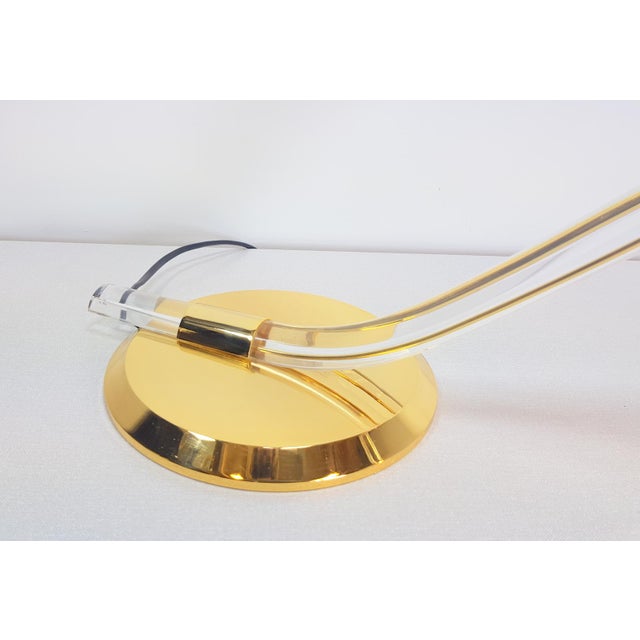 Gold Vintage Cobra Desk Lamp in Brass and Acrylic from Grupo Mci, 1970 For Sale - Image 8 of 14