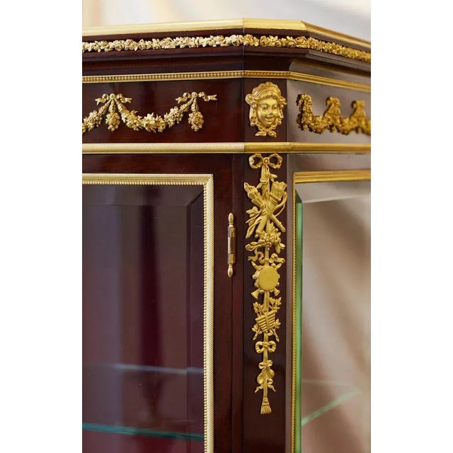 Red Showcase in Mahogany and Gilded Bronze in the style of Sormani, France, 19th Century For Sale - Image 8 of 9
