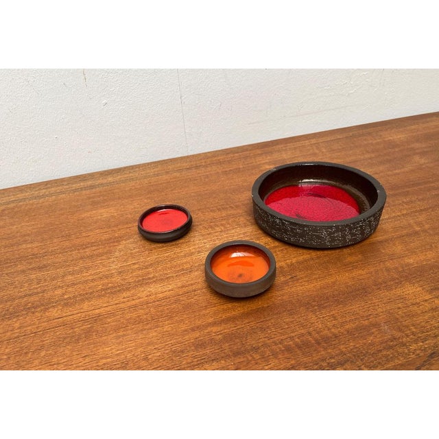 Brown Mid-Century Danish Studio Pottery Bowls from Lehmann Pottery, 1960s, Set of 3 For Sale - Image 8 of 17