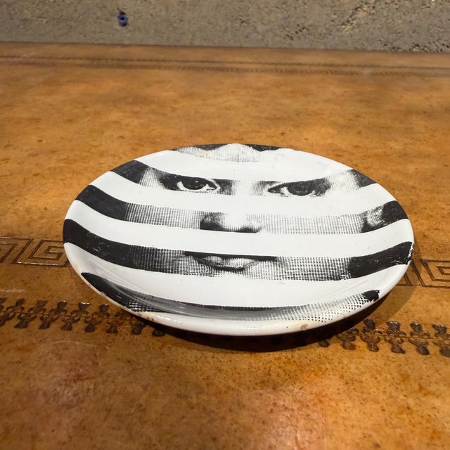 Italian Porcelain Coaster Mini Plate Piero Fornasetti Tema E Variazioni Lina Cavalieri For Sale - Image 3 of 9