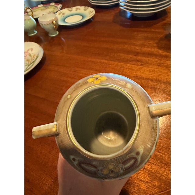 Antique, Hand-Painted Japanese Nippon Vase. Beautiful Bird and Flower With Two Gilded Handles. Early 1900s. Marimura Bros. For Sale In Austin - Image 6 of 8