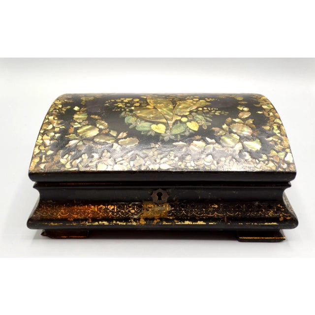 Antique Chinese Export Lacquered Gilt Papier Mache Box For Sale - Image 11 of 12