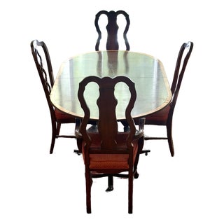 Vintage Banded Mahogany Double-Pedestal Dining Table (Seats 10-12) With 2 Documented 1971 Hickory Mfg. Co. Chairs & 2 Queen Anne-Style Armchairs For Sale