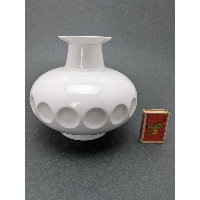 Ceramic Vintage Space Age UFO Vase from Meissen, 1970s For Sale - Image 7 of 9
