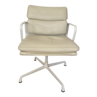 Herman Miller Eames Soft Pad Chair in Soft White For Sale