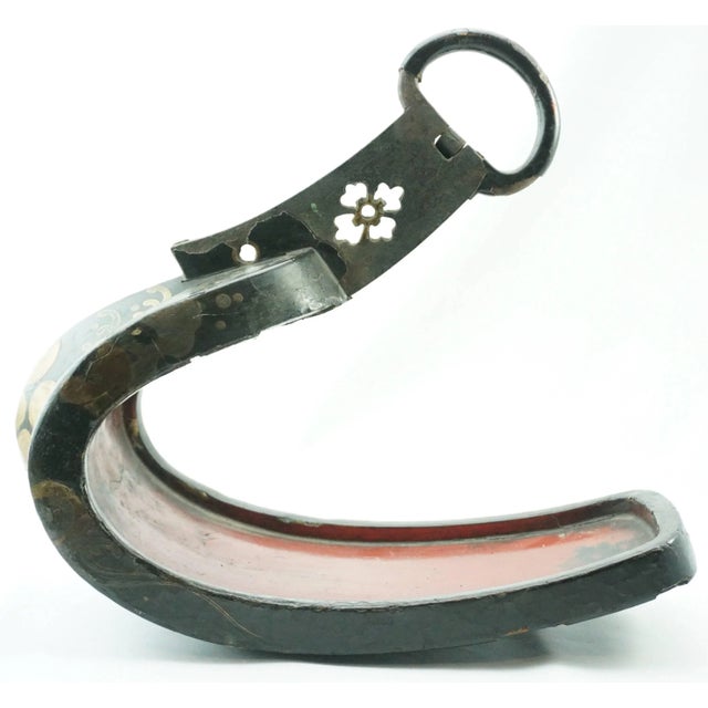 18th Century Japanese Edo Period Lacquered Samurai Iron Stirups - a Pair For Sale - Image 4 of 8