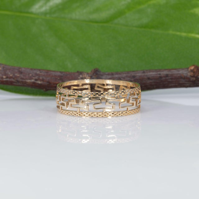 2020s Estate Gold Band: Solid 14k Gold – Simple Minimalist Everyday Gold Jewelry, Size 6.75 For Sale - Image 5 of 6