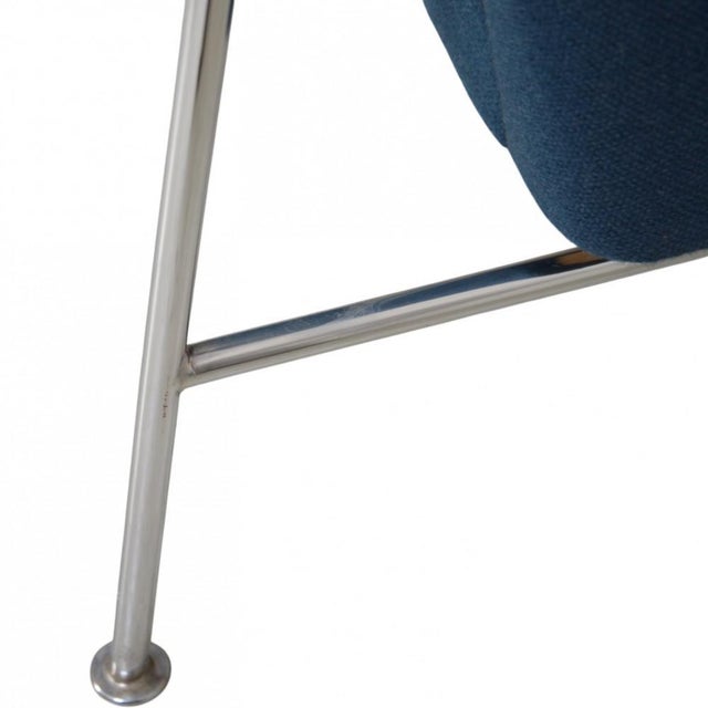 3303 Three-Seater Airport Sofa in Blue Fabric by Arne Jacobsen, 1980s For Sale - Image 14 of 18
