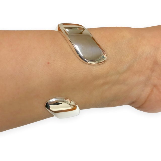 Silver Tiffany & Co. Elsa Peretti Sterling Silver Swirl Cuff Bracelet For Sale - Image 8 of 9