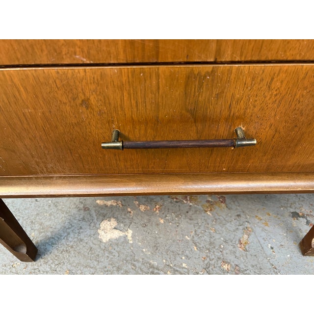 Mid-Century Modern Walnut Nightstands, Pair For Sale - Image 11 of 14