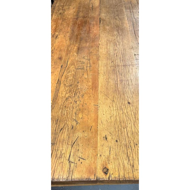 English Farmhouse Harvest Table in Pine and Elm, 1850 For Sale - Image 6 of 9