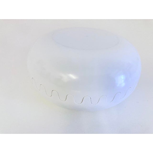 Plastic Vintage White Clam Ashtray by Alan Fletcher for Furniture, 1970s For Sale - Image 7 of 9