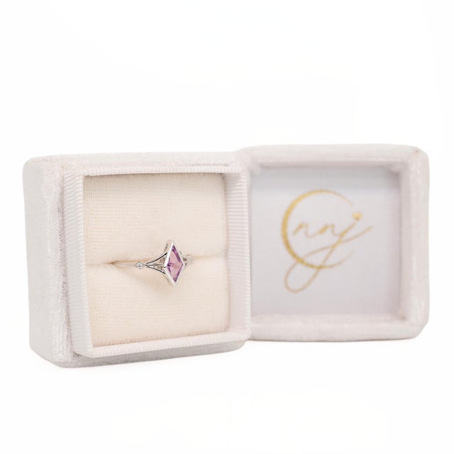 Modern Bold Kite-Shaped Pink Sapphire Ring With Diamond Accents in Solid 14k Gold For Sale - Image 3 of 8