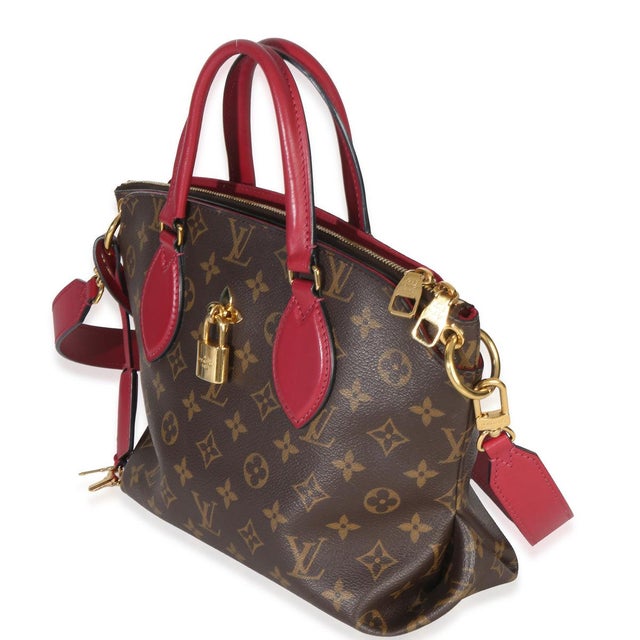 Item #: 153656 Exterior Material: Canvas MSRP: 2,490 Interior Material: Microfiber Size: PM Features Interior: Three slip...
