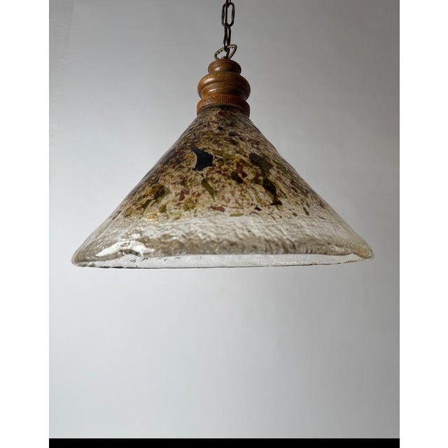 Rustic Cone-Shaped Hanging Lamp in Murano Glass and Oak, 1970s For Sale - Image 3 of 18
