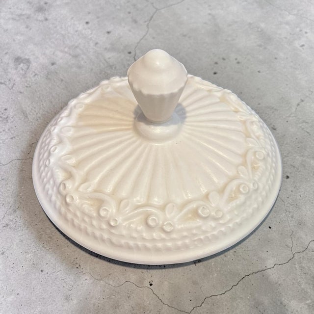 Ceramic Vintage Italian G. Calligani White Reticulated Porcelain Accent Lamp For Sale - Image 7 of 12