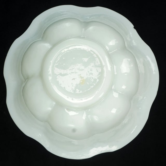 Chinese Peking Glass Fluted Bowl Republic Period For Sale In Phoenix - Image 6 of 7