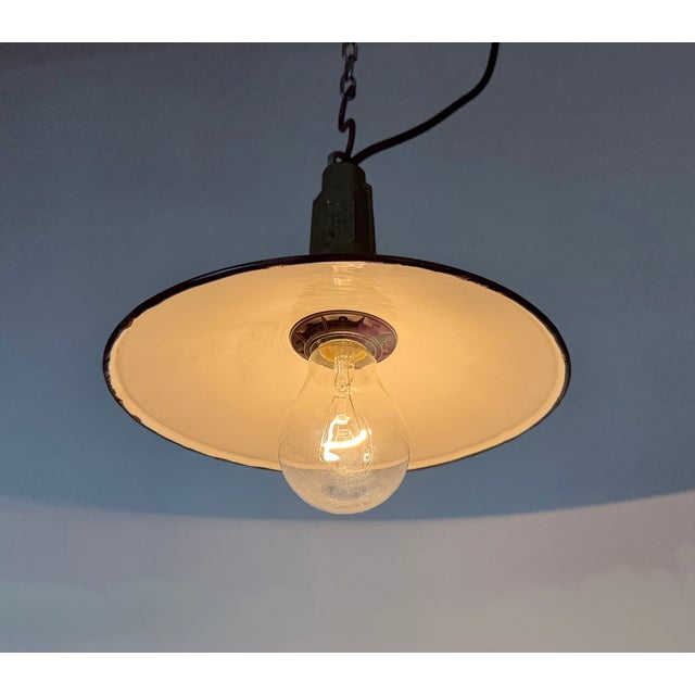 Green Industrial Petrol Enamel Military Pendant Lamp with Cast Aluminium Top, 1960s For Sale - Image 8 of 17