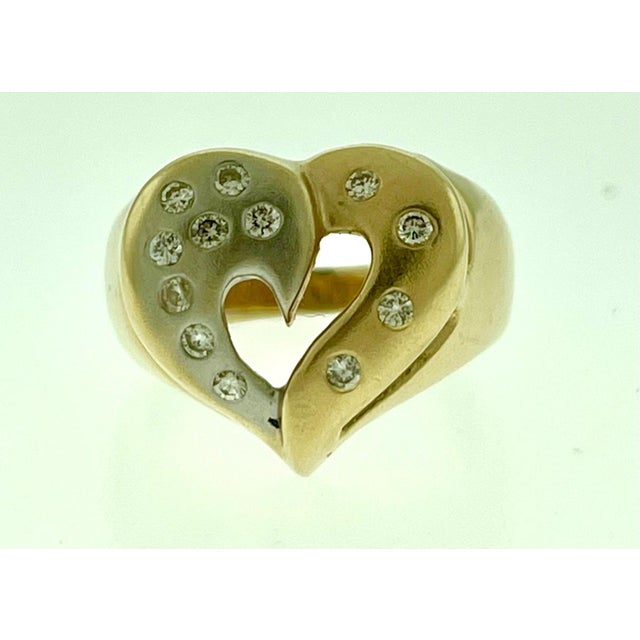 Heart Shape Two-Tone Gold Diamond Cocktail 14 Karat Gold Ring For Sale - Image 17 of 18