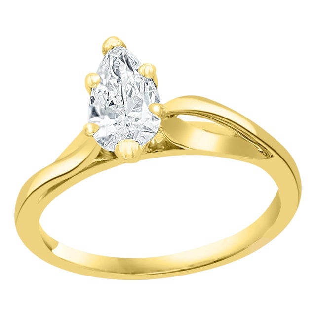 0.72 Carat Diamond Solitaire Pear Shape VS/E Engagement Ring 14 Kt Yellow Gold For Sale
