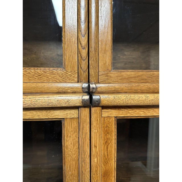 Beautiful antique oak globe wernicke bookcase in perfect condition. Consisting of 16 stackable sections: 2 x bases, 12...