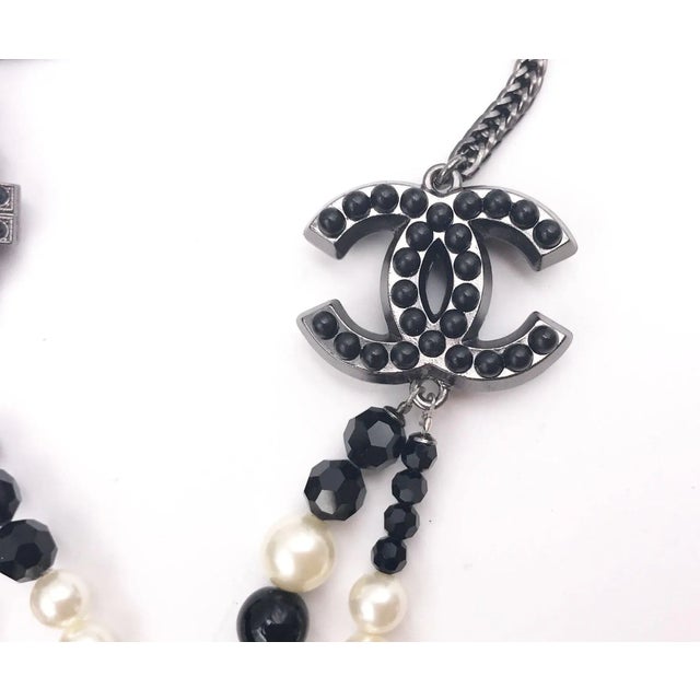 Chanel Chanel Rare Black Stone Pearl Dangle Tassel Necklace For Sale - Image 4 of 8