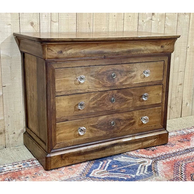 Brown 19th Century Louis Philippe 5-Drawer Chest of Drawers in Cherry Wood with Glass Buttons For Sale - Image 8 of 12
