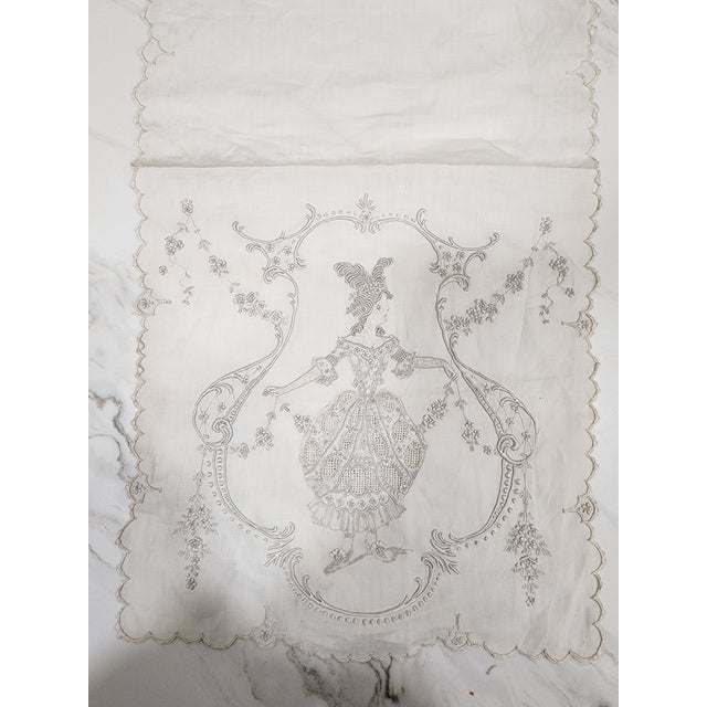 A must have for collectors, this is the most beautiful and finely done handkerchief I've seen.