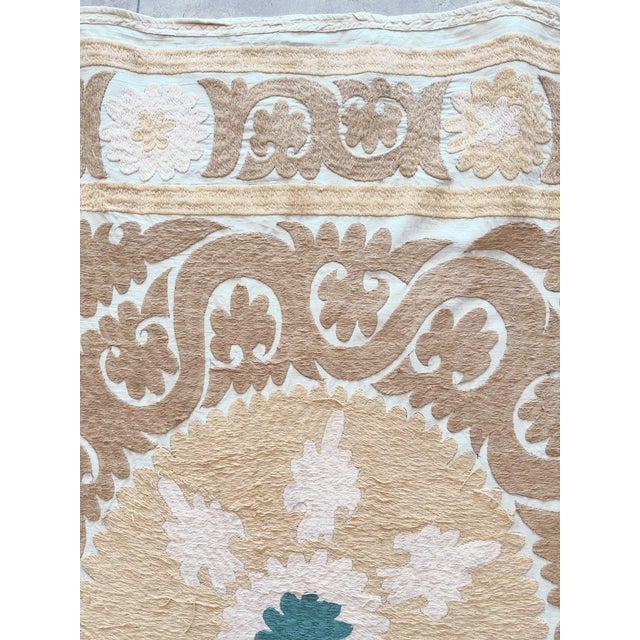 1960s Suzani Embroidered Wall Hanging - Neutral Tan Asian Embroidery For Sale - Image 5 of 9