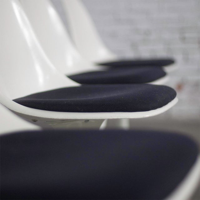 Mid-20th Century MCM Burke Tulip Side Chairs No 103 White Shell Black Cushions Oval Stationary 4 Prong Base Set of 4 For Sale - Image 9 of 18