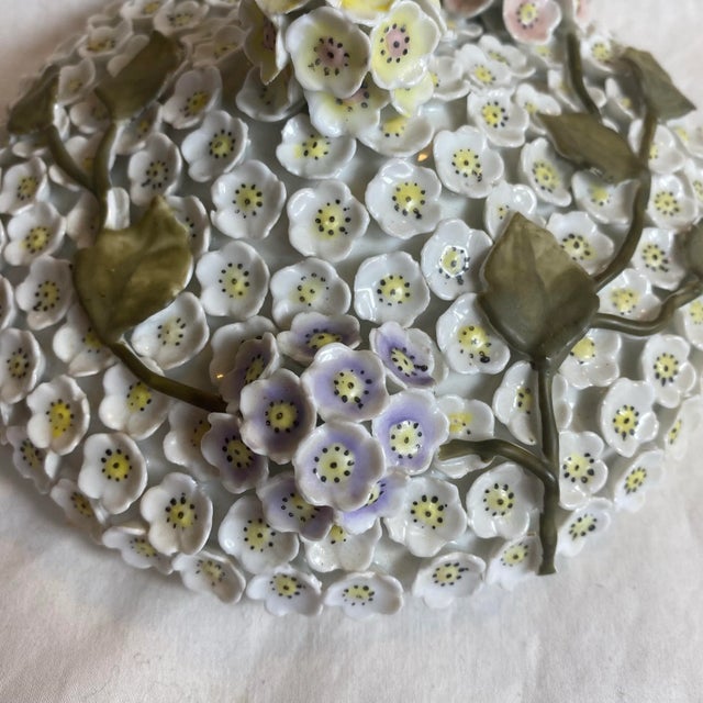 Early 20th Century Early 20th Century Meissen Schneeballen Snowball Covered Flowers Bowl Encrusted For Sale - Image 5 of 12