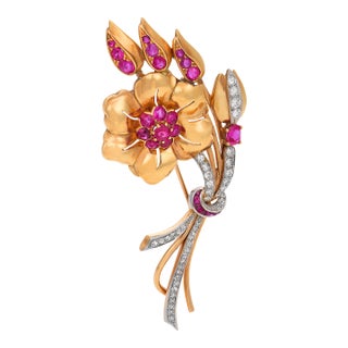 1940s Retro 5.00 Carat Ruby and Diamond 14k Yellow Gold Flower Brooch For Sale