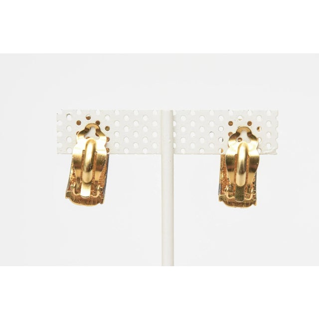 1980s Vintage Chanel Quilted Gold Plated Door Knocker Clip on Earrings, 1980's For Sale - Image 5 of 12