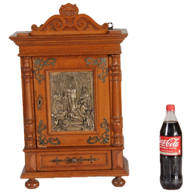 Antique Art Nouveau Hanging Cabinet in Oak and Brass, 1900 For Sale - Image 4 of 18