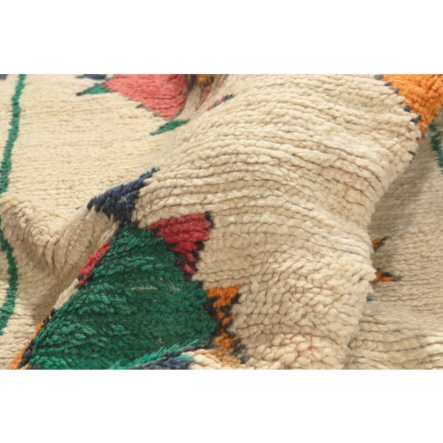 Vintage Azilal Moroccan Rug, 05'02 X 08'09 For Sale In Dallas - Image 6 of 10
