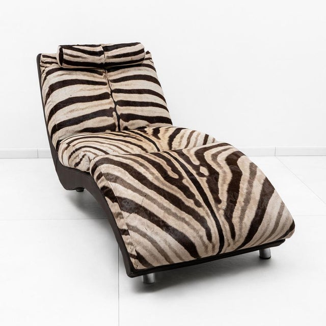 Italian Chaise Longue in Cowhide with Zebra Pattern, 1980s For Sale - Image 6 of 10