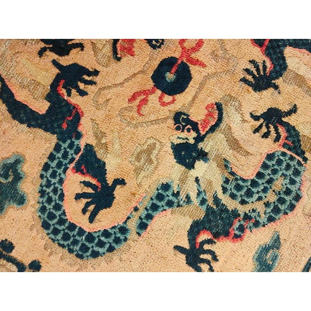 Late 19th Century 1890s White Blue Medallion Hand Knotted Wool Rug Antique Chinese Round Ningxia Dragon 4' X 4' Carpet For Sale - Image 5 of 6
