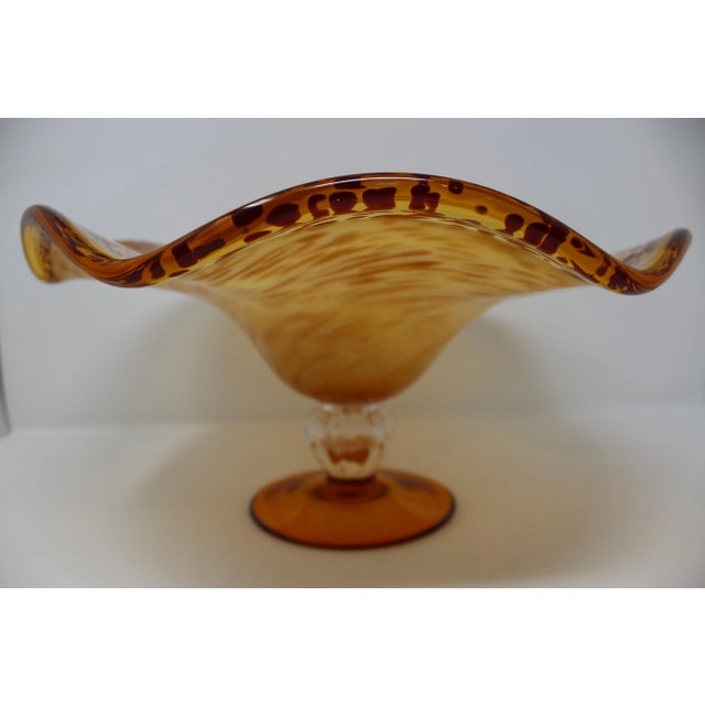 Lovely centerpiece with beautiful coloring. Still retains White Cristal sticker from its Italian origin. In very good...