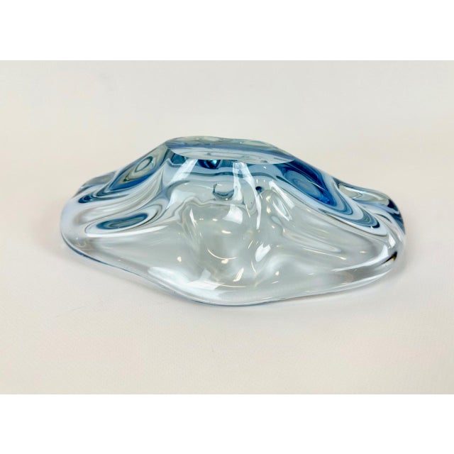 Art Glass Bowl attributed to Josef Hospodka for Chribska Sklarna, 1960s For Sale - Image 9 of 10