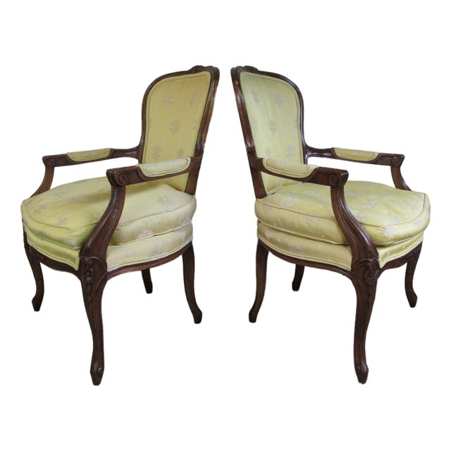 Vintage French Louis XV Style Fauteuils by Hickory Furniture Co., a Pair For Sale