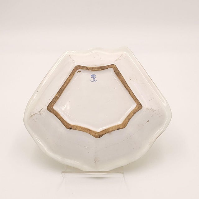 Yellow Set of Three Lozenge Shaped Dishes, Continental, Circa 1780 For Sale - Image 8 of 8