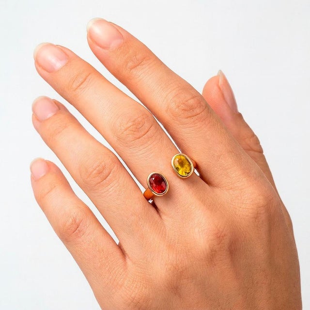 Toi et Moi Gemstone Ring: Garnet and Citrine. Perfect "You n I" Gold Birthmonth gemstones ring. Metal: 925 silver + 14k...
