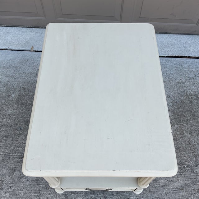 Wood 1970s Vintage Henredon Fine Furniture End Table Nightstand For Sale - Image 7 of 12