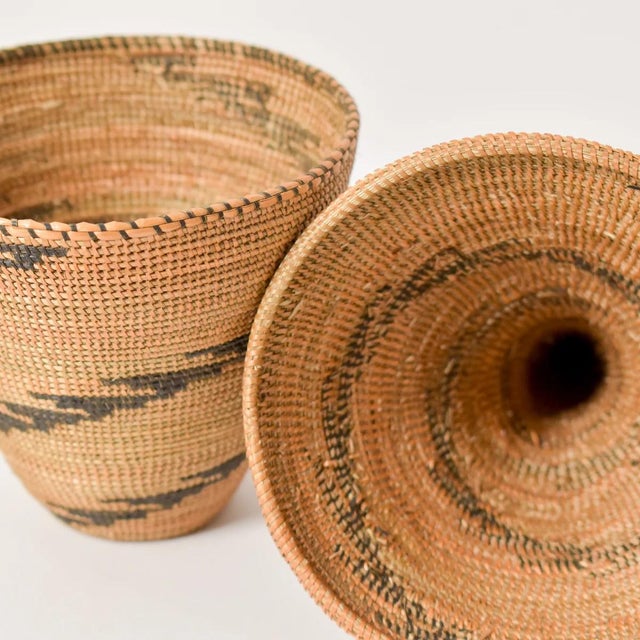 Early 20th Century Early 20th Century Tutsi Basket with Lid Rwanda For Sale - Image 5 of 7