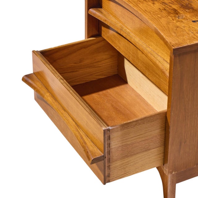 Young Manufacturing Mid Century Walnut Curved Front Nightstands - Pair For Sale - Image 9 of 11