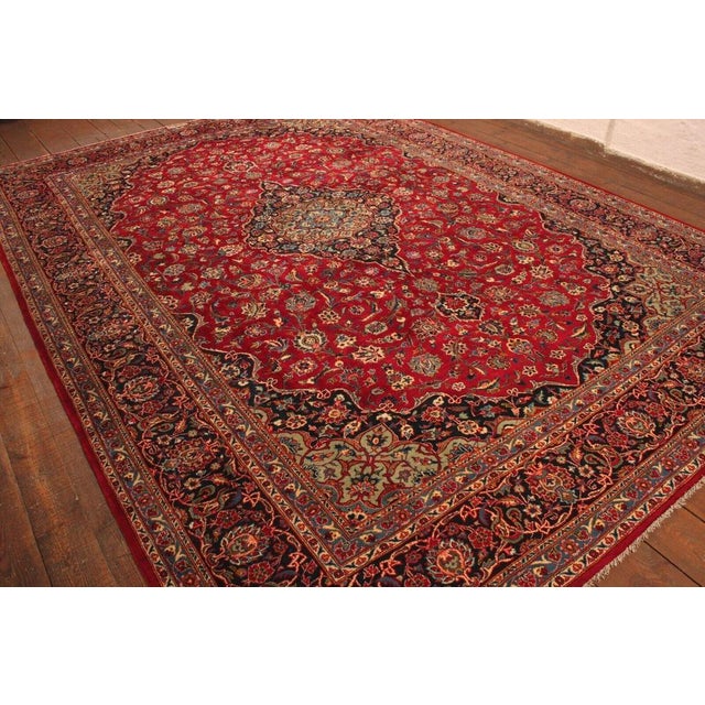 Middle Eastern Hand-Knotted Kashan Rug For Sale - Image 6 of 11