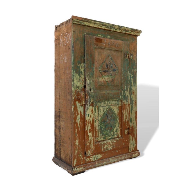 Antique Fir Wardrobe, 1890s, in Good conditions. Designed 1890 to 1919